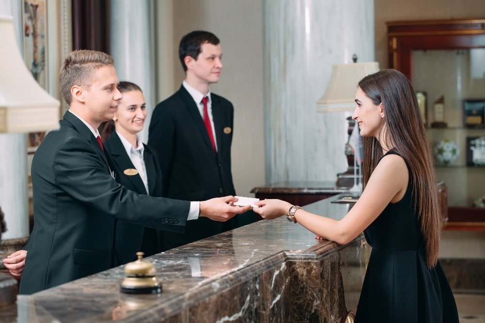 Hotelfachmann/-frau: Hospitality & Tourism Ausbildung in Germany